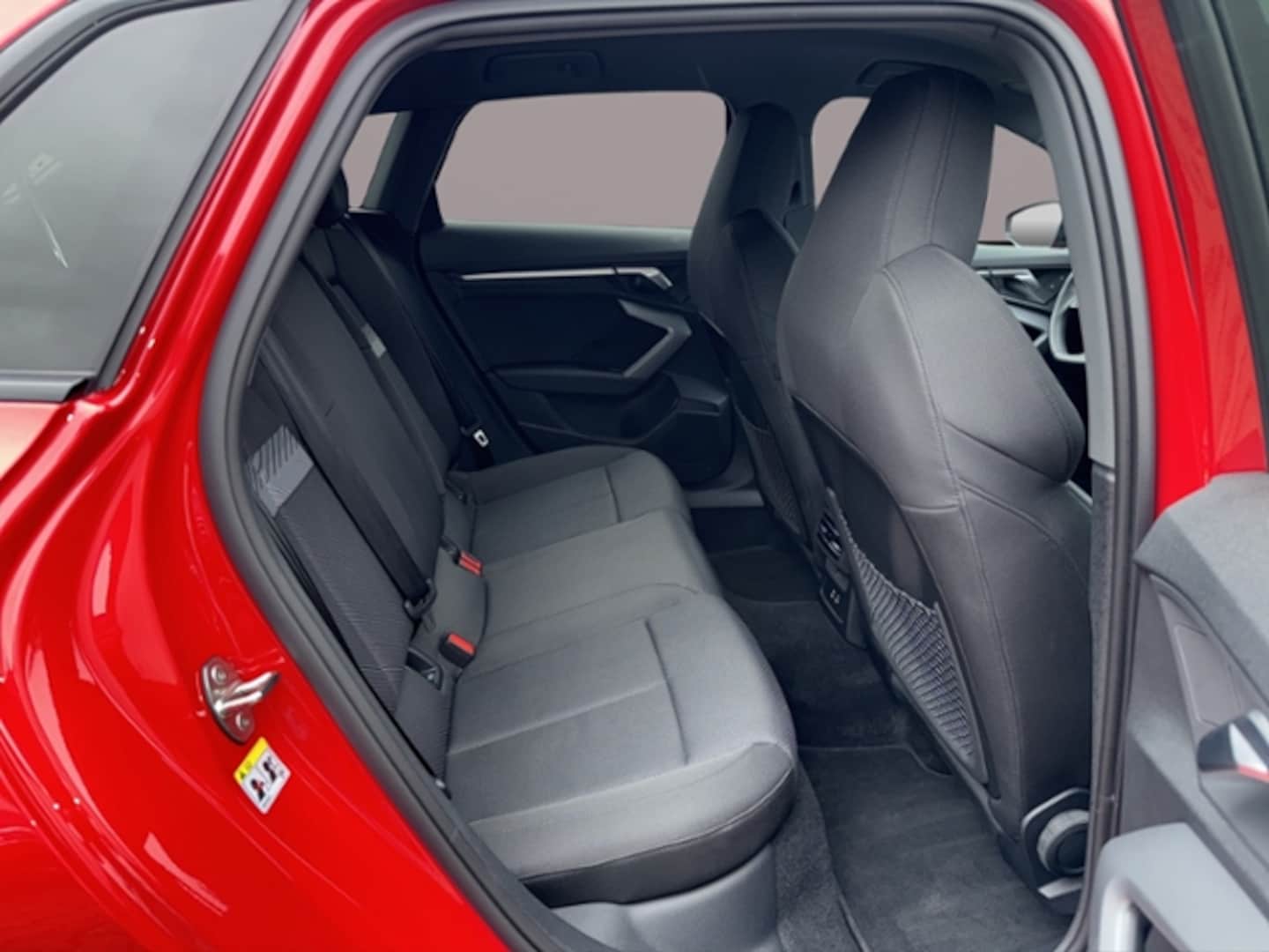 Bild über Audi A3 Sportback S line 30 TFSI S tronic - für weitere Informationen kontaktieren Sie den Audi Partner