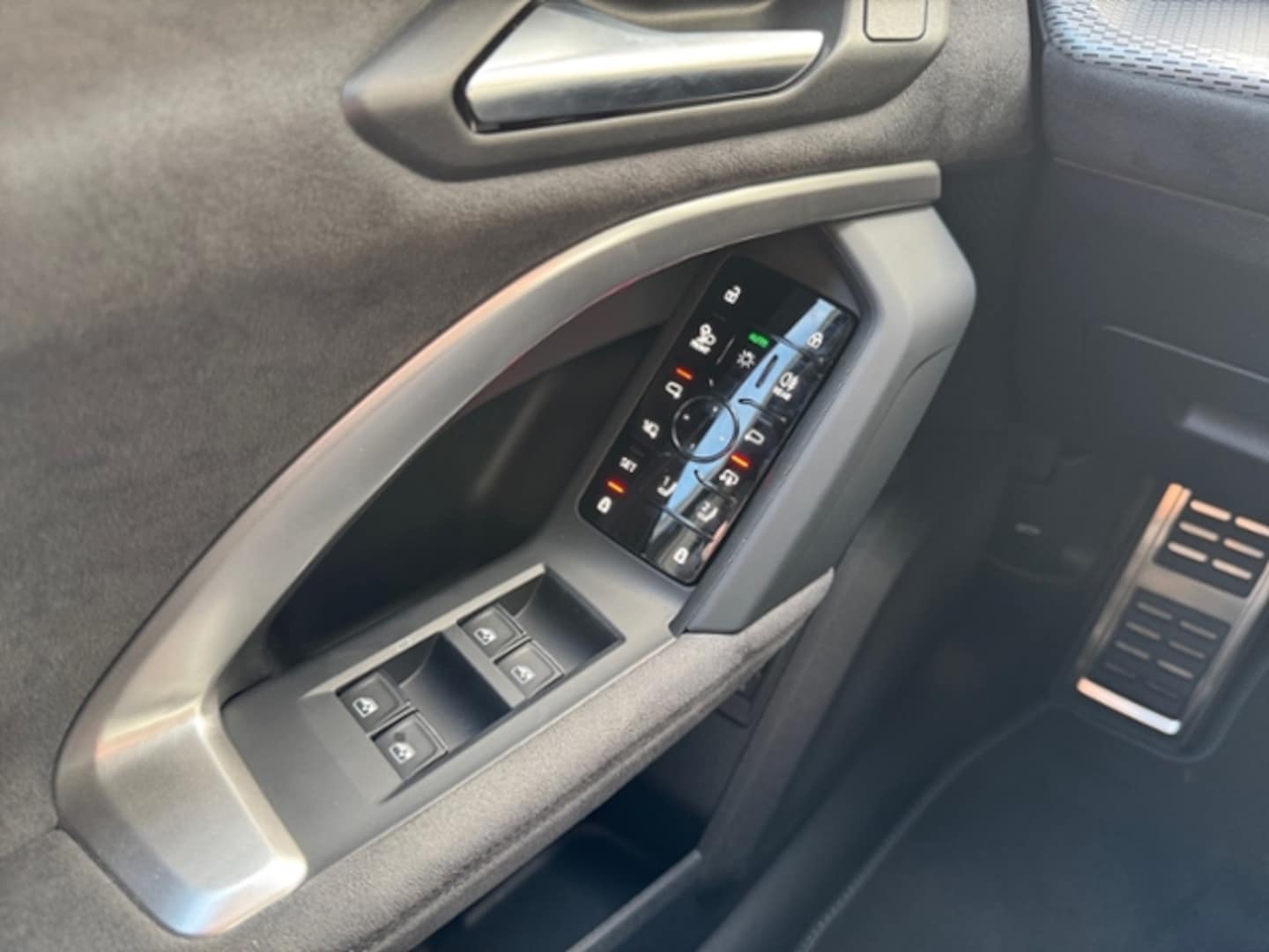 Bild über Audi Q5 SUV TDI quattro 150 kW S tronic - für weitere Informationen kontaktieren Sie den Audi Partner