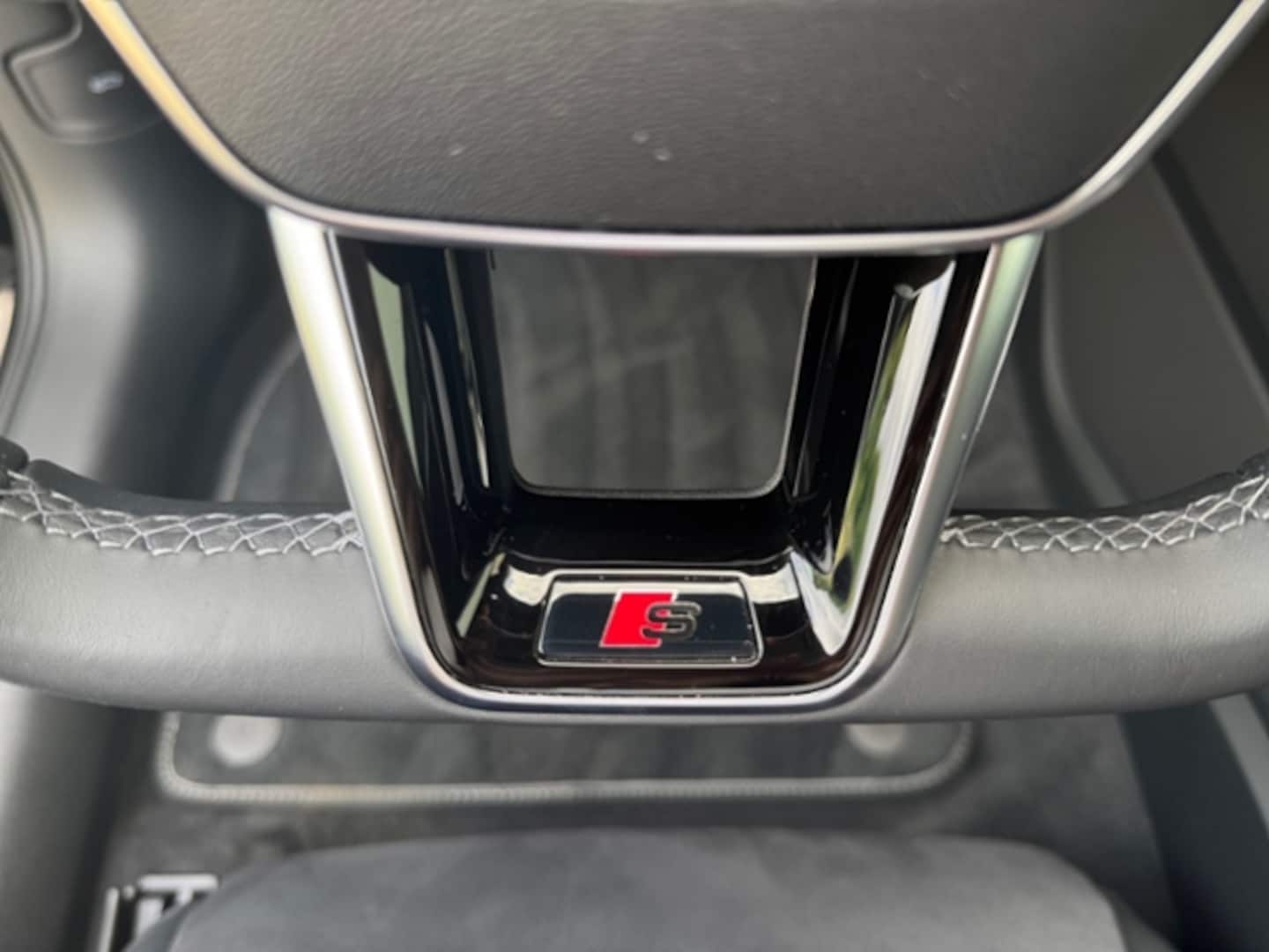 Bild über Audi S6 Avant TDI quattro tiptronic - für weitere Informationen kontaktieren Sie den Audi Partner