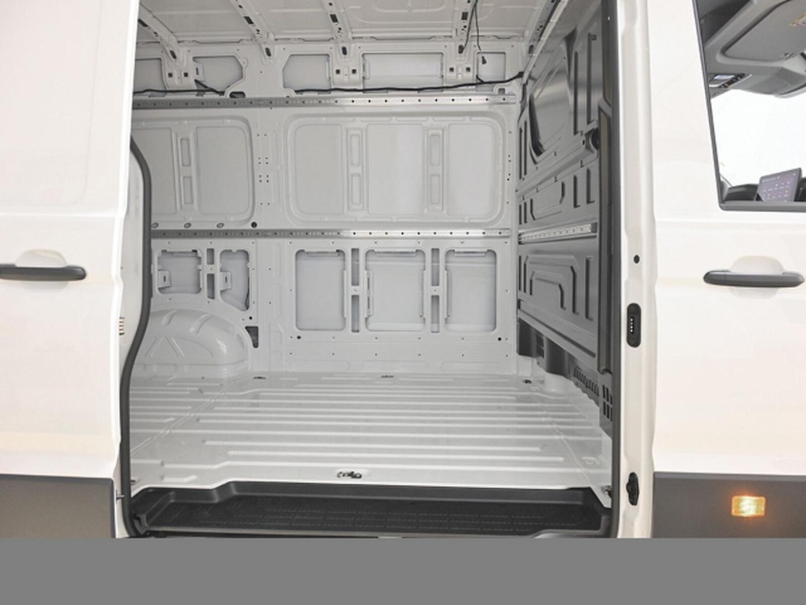 Volkswagen Crafter Kasten mittlerer Radstand – Bild 14