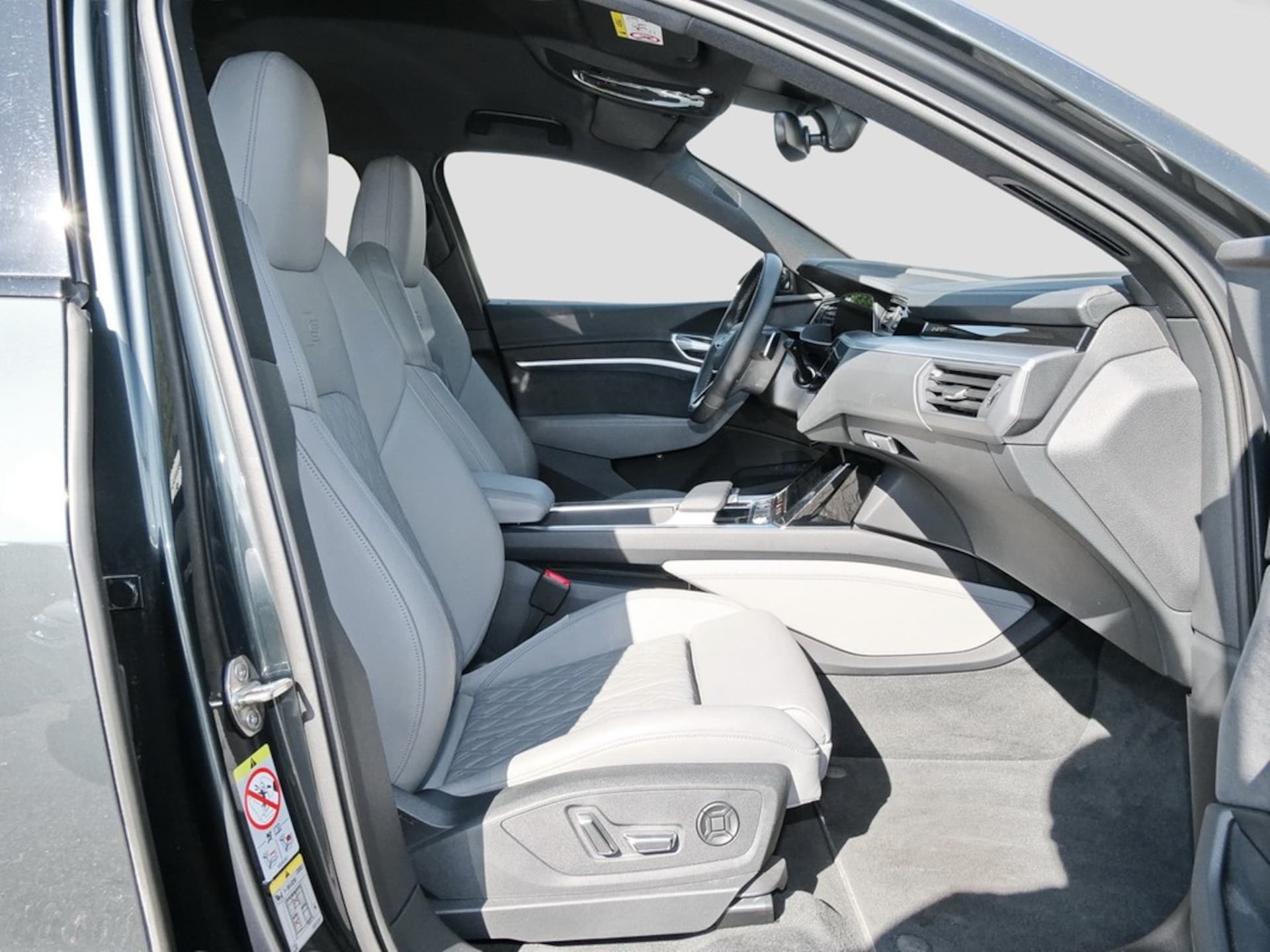 Audi e-tron S line