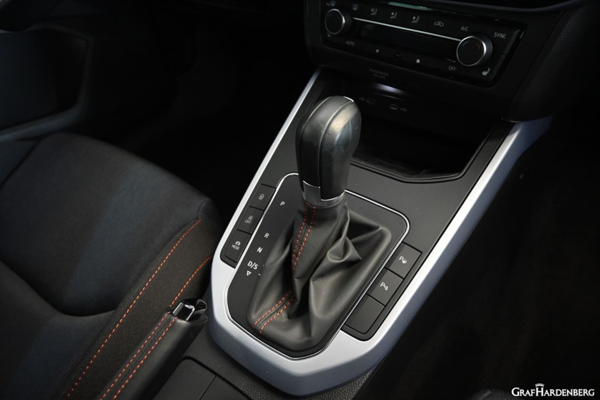 SEAT Arona FR