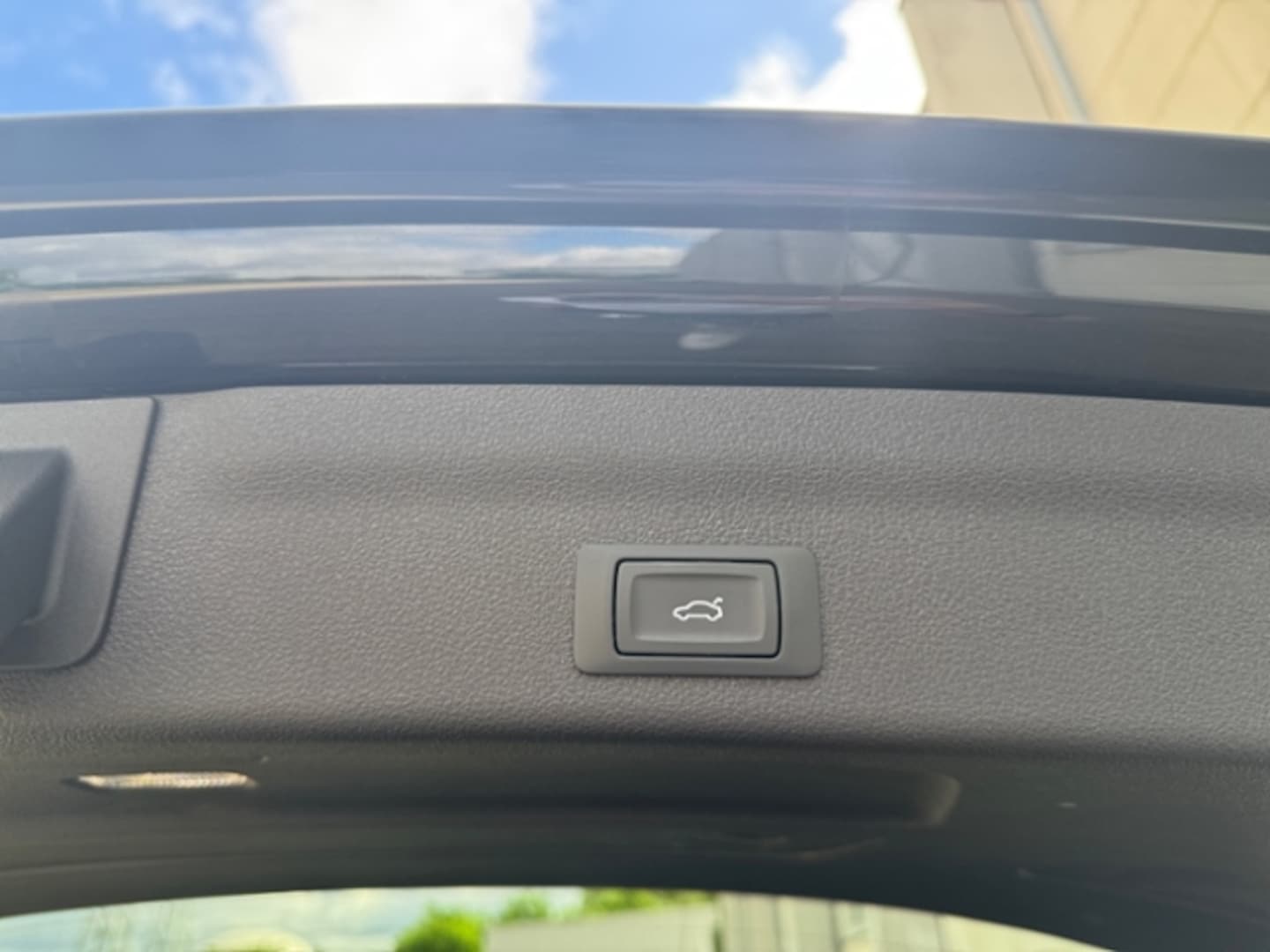Bild über Audi S6 Avant TDI quattro tiptronic - für weitere Informationen kontaktieren Sie den Audi Partner