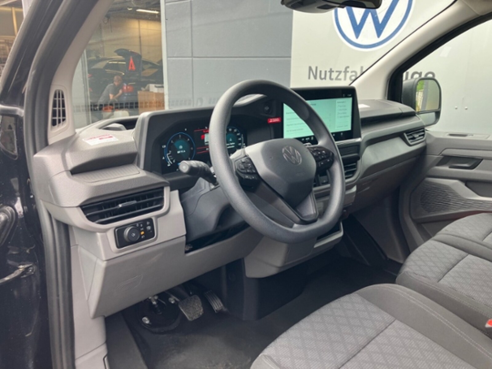 Volkswagen Transporter Kombi langer Radstand – Bild 12