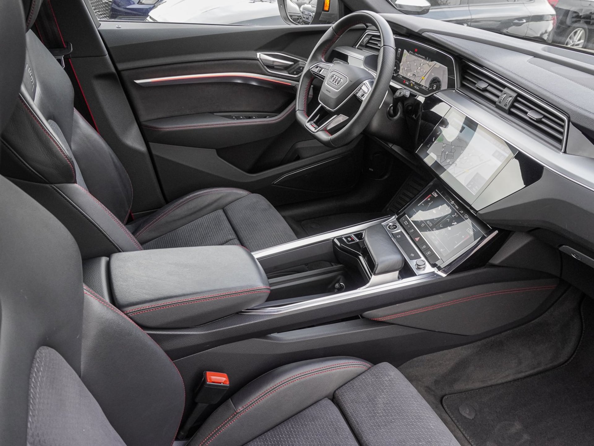 Audi Q8 e-tron S line