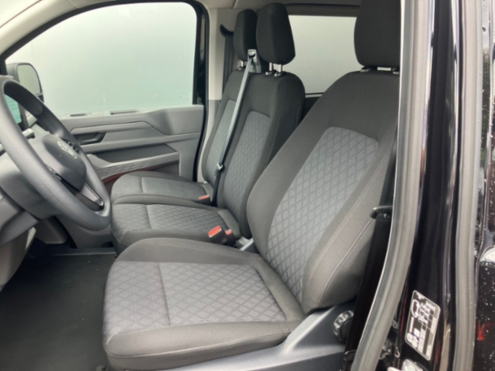 Volkswagen Transporter Kombi langer Radstand – Bild 13