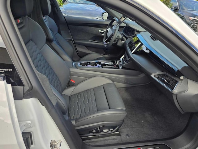 2026 Audi S e-tron GT Prestige - Photo 11