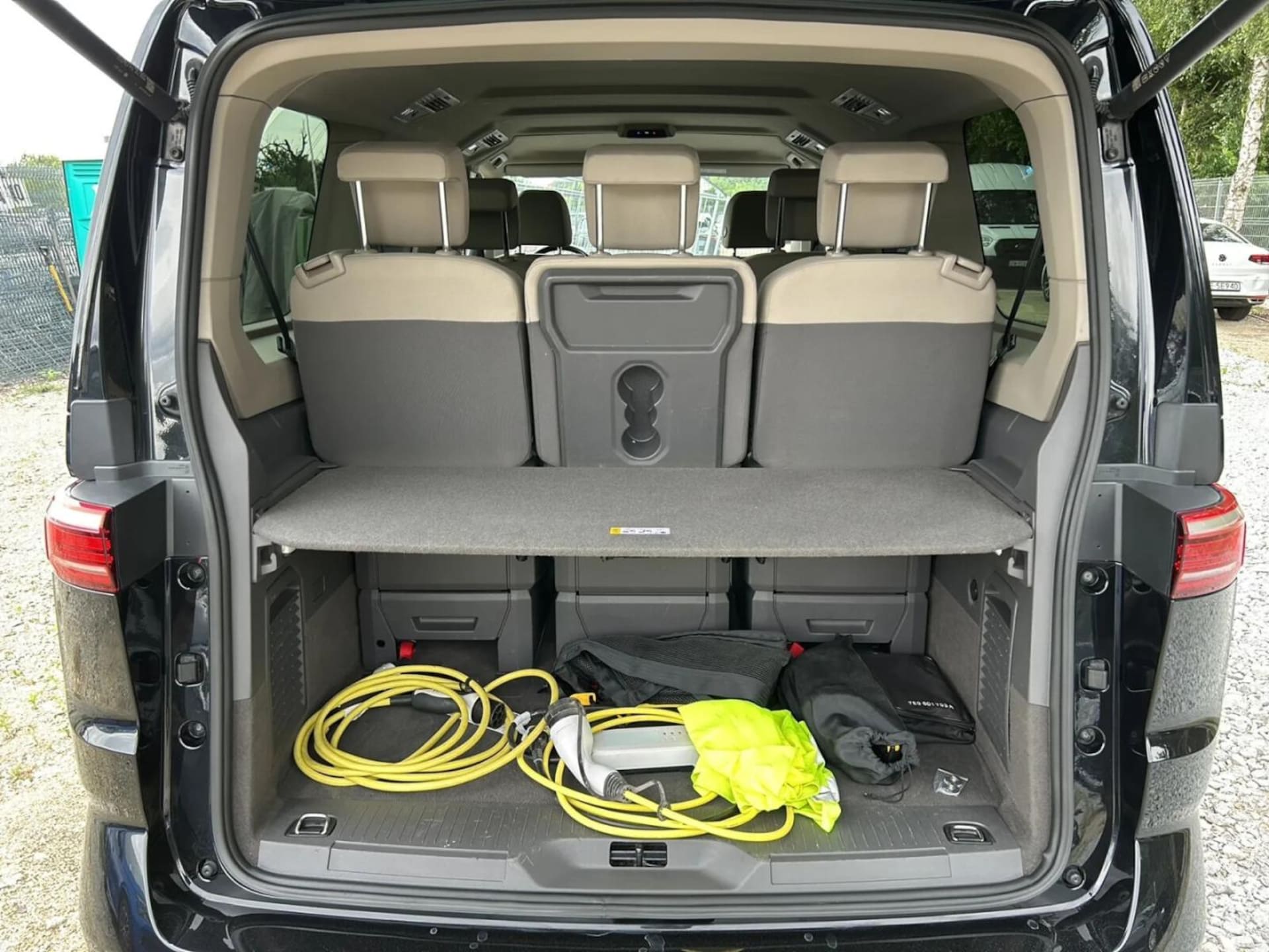 Volkswagen Multivan długi rozstaw osi Life