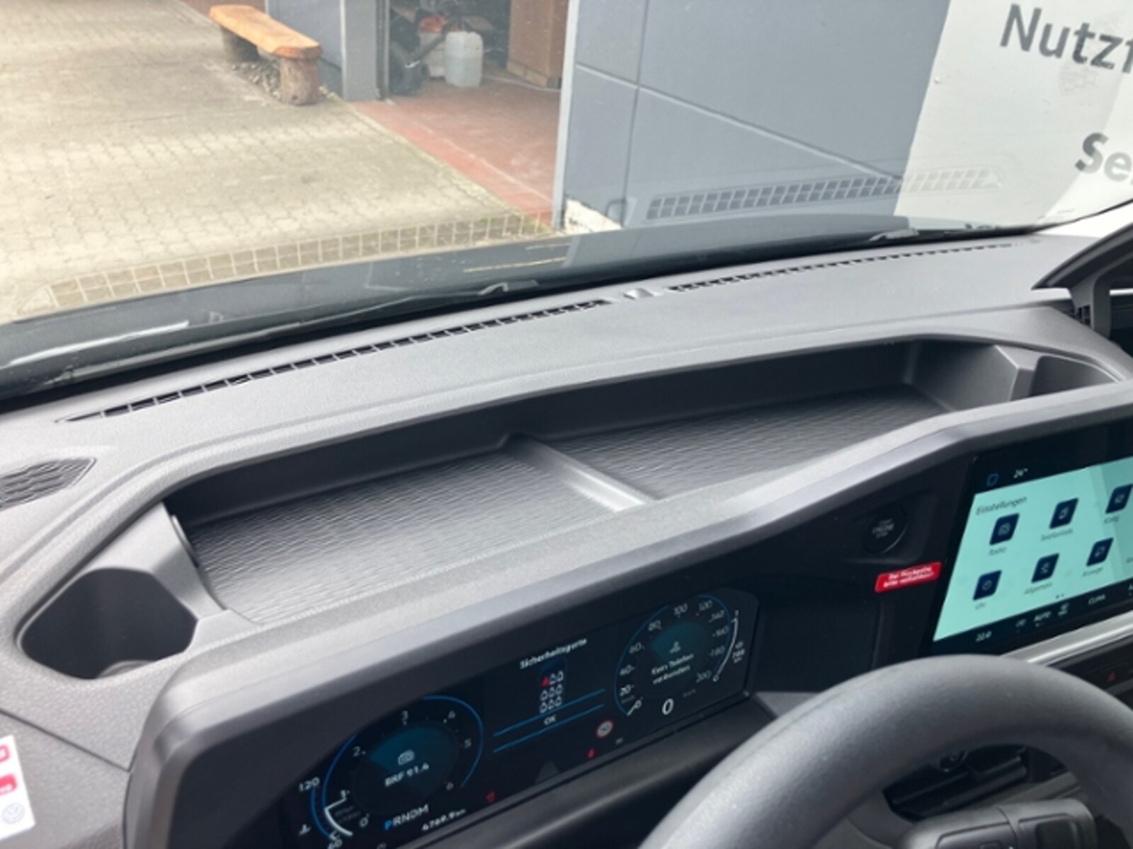 Volkswagen Transporter Kombi langer Radstand – Bild 19