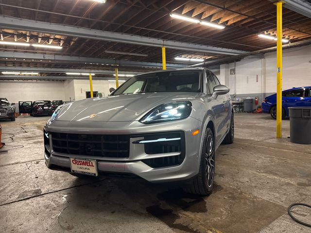 2025 Porsche Cayenne Base