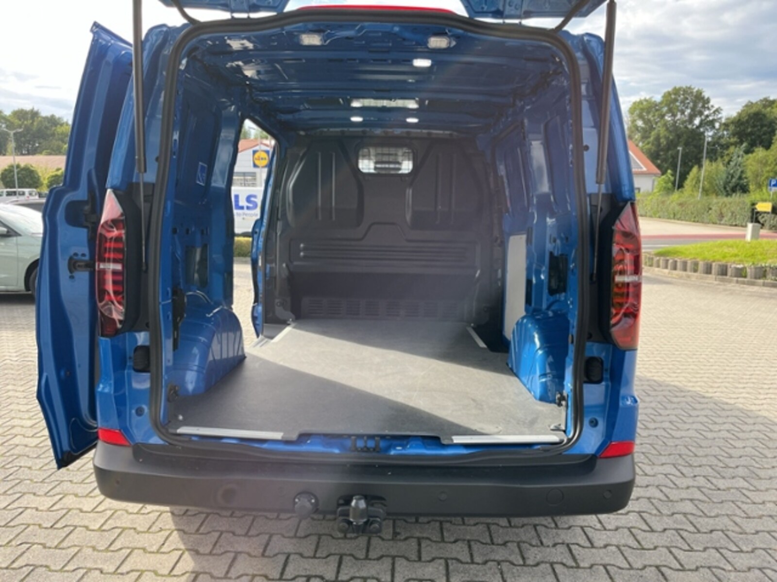 Volkswagen Transporter Kasten kurzer Radstand – Bild 10