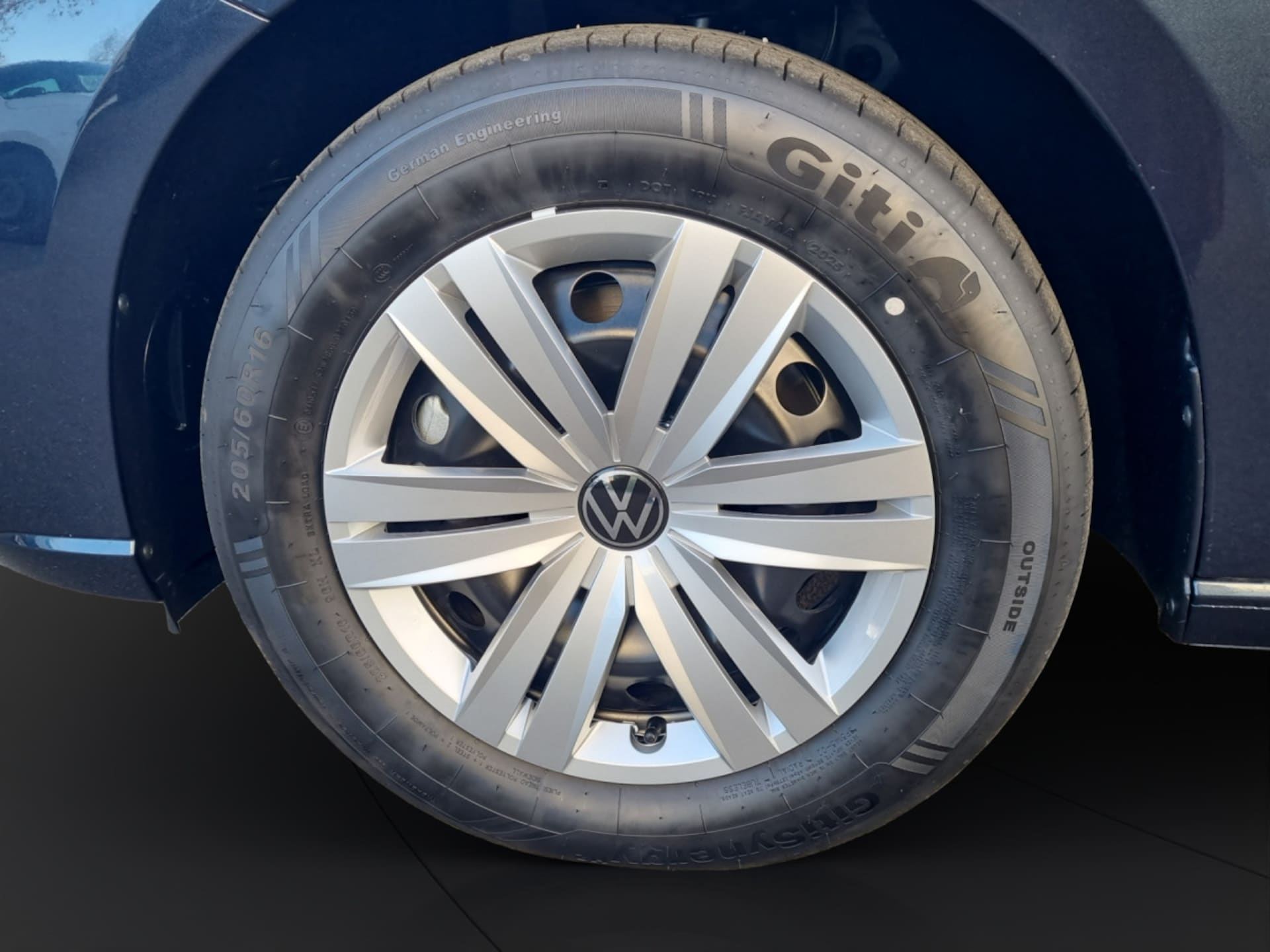 Volkswagen Caddy Basis-Modell