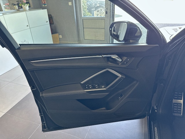 Image about Audi Q3 S line 35 TDI quattro 110 kW (150 ch) S tronic