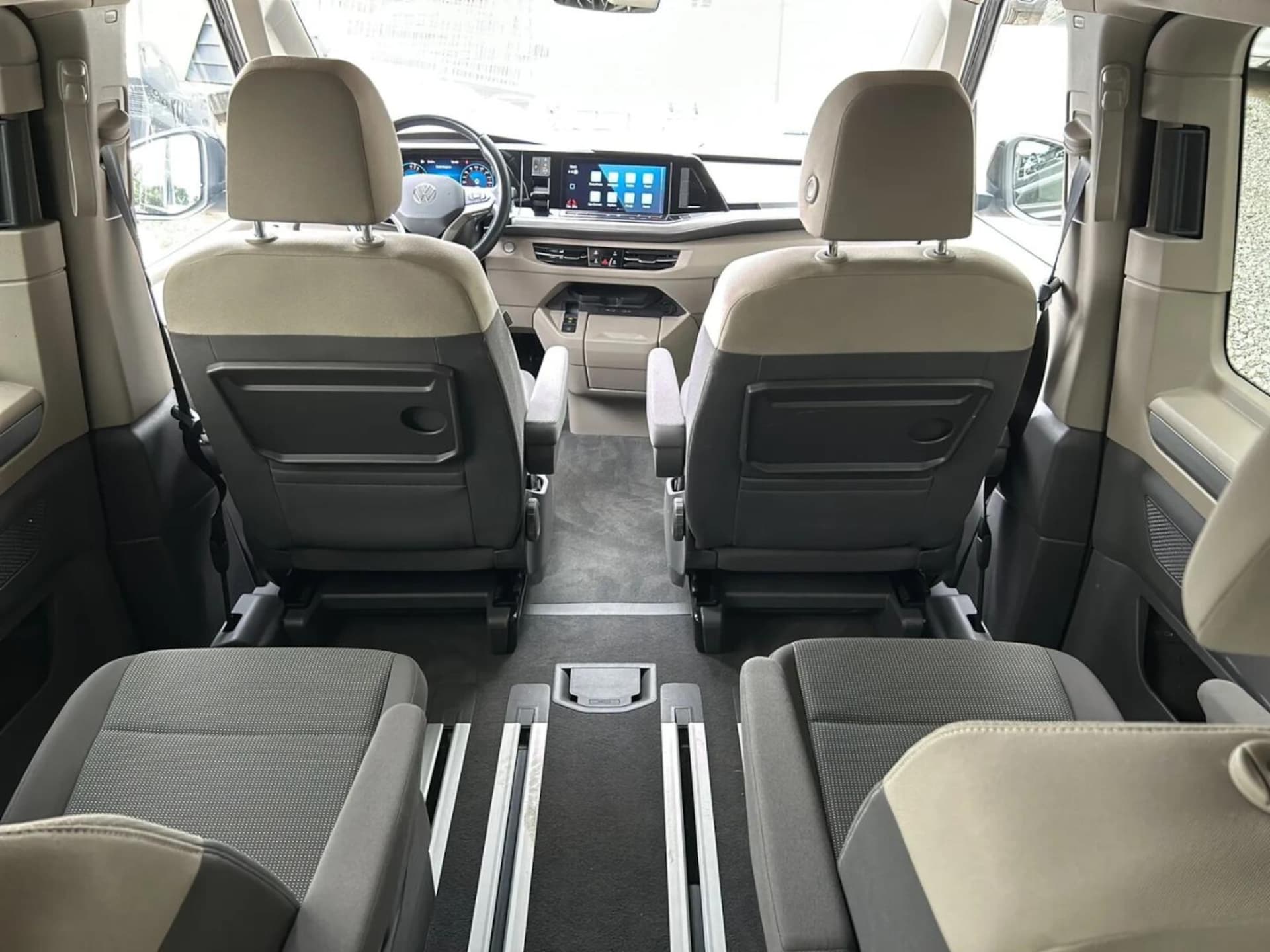 Volkswagen Multivan długi rozstaw osi Life