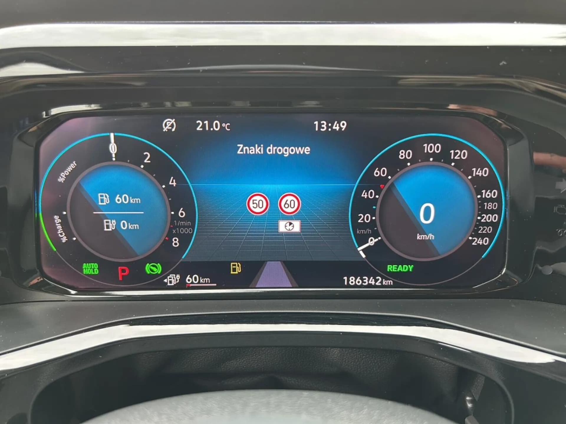 Volkswagen Multivan długi rozstaw osi Life