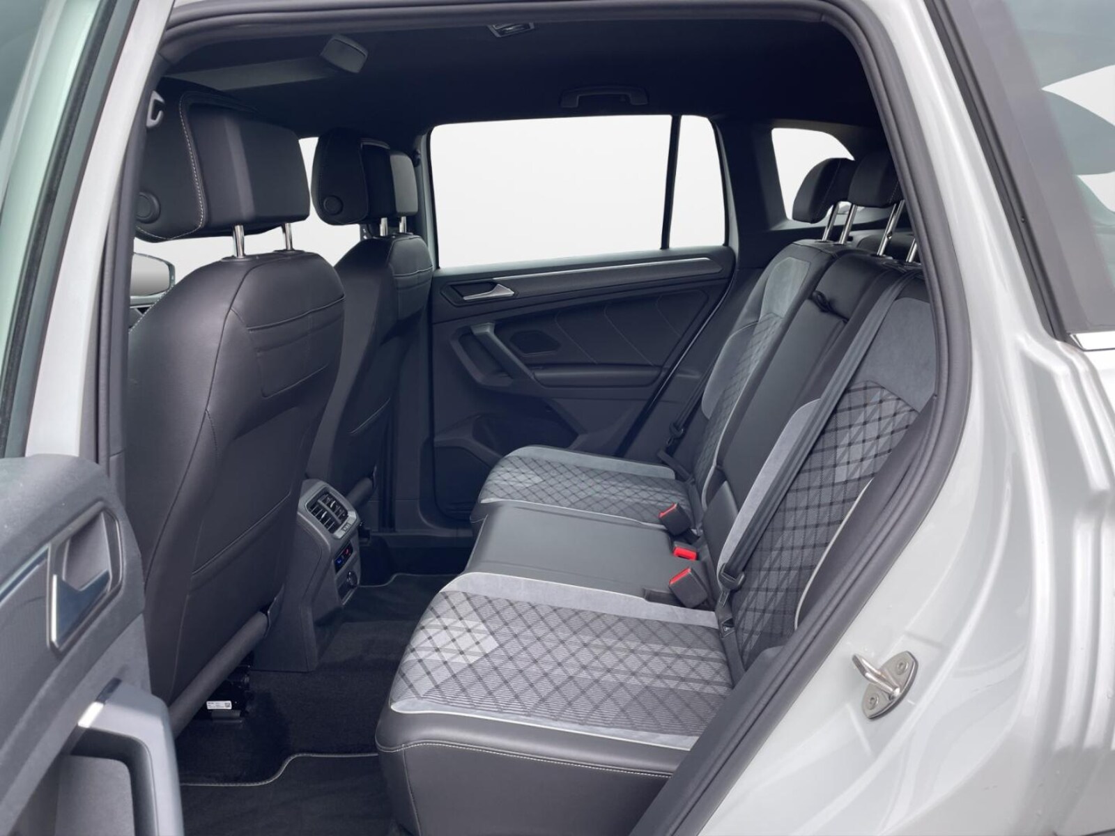 Volkswagen Tiguan – Bild 12