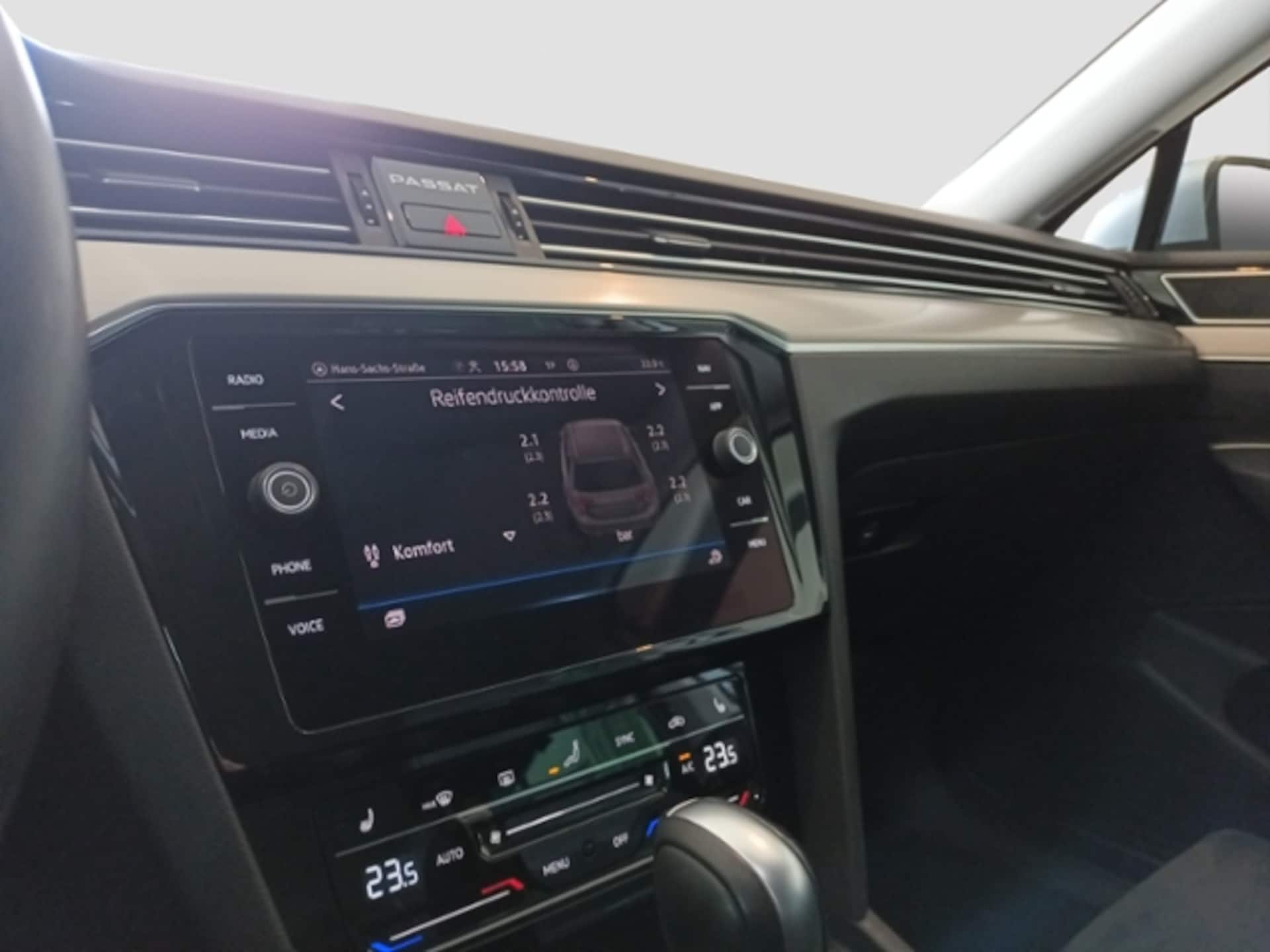 Volkswagen Passat Variant Elegance