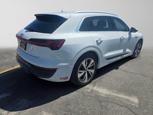 2024 Audi Q8 e-tron