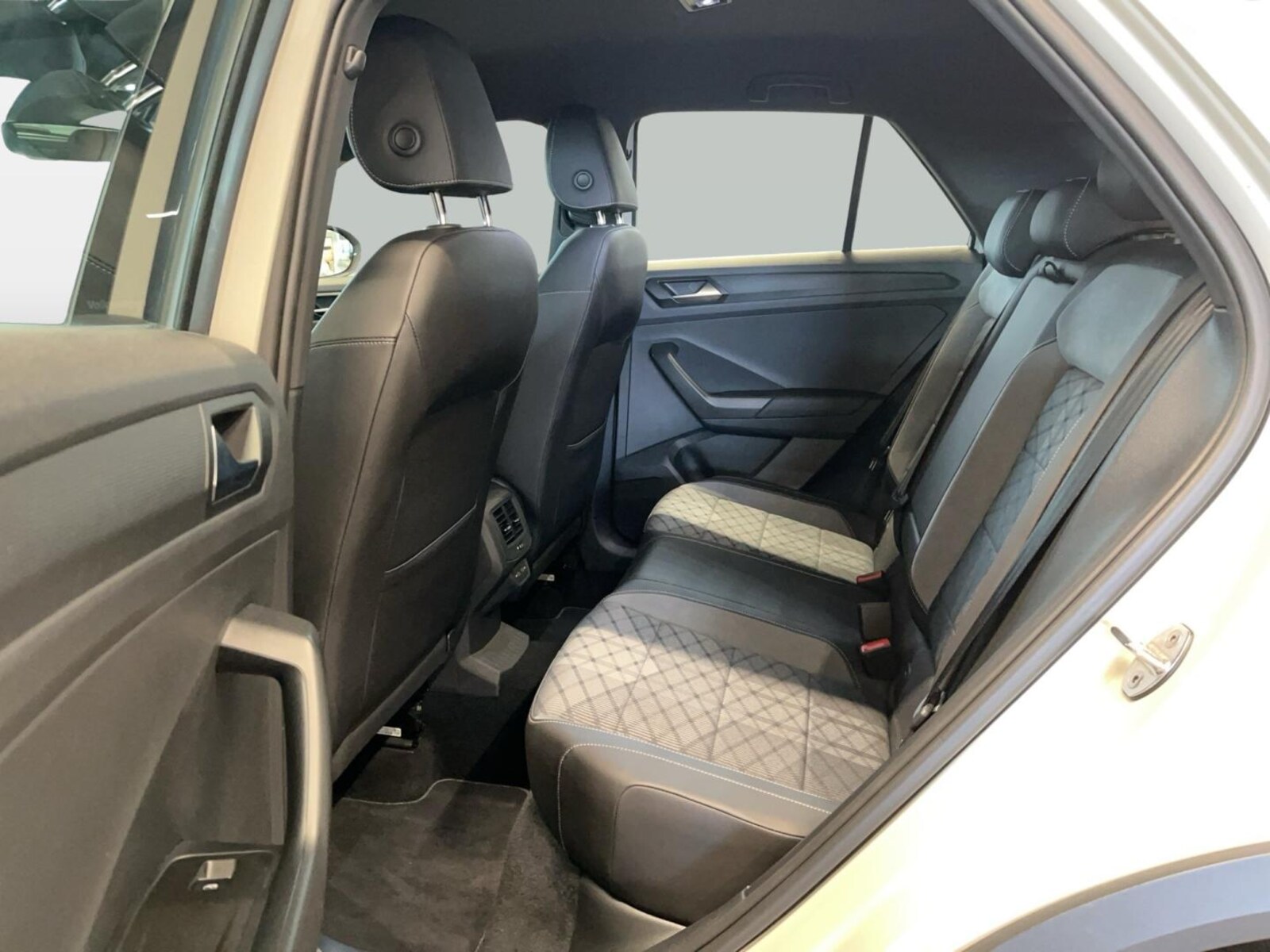 Volkswagen T-Roc – Bild 11