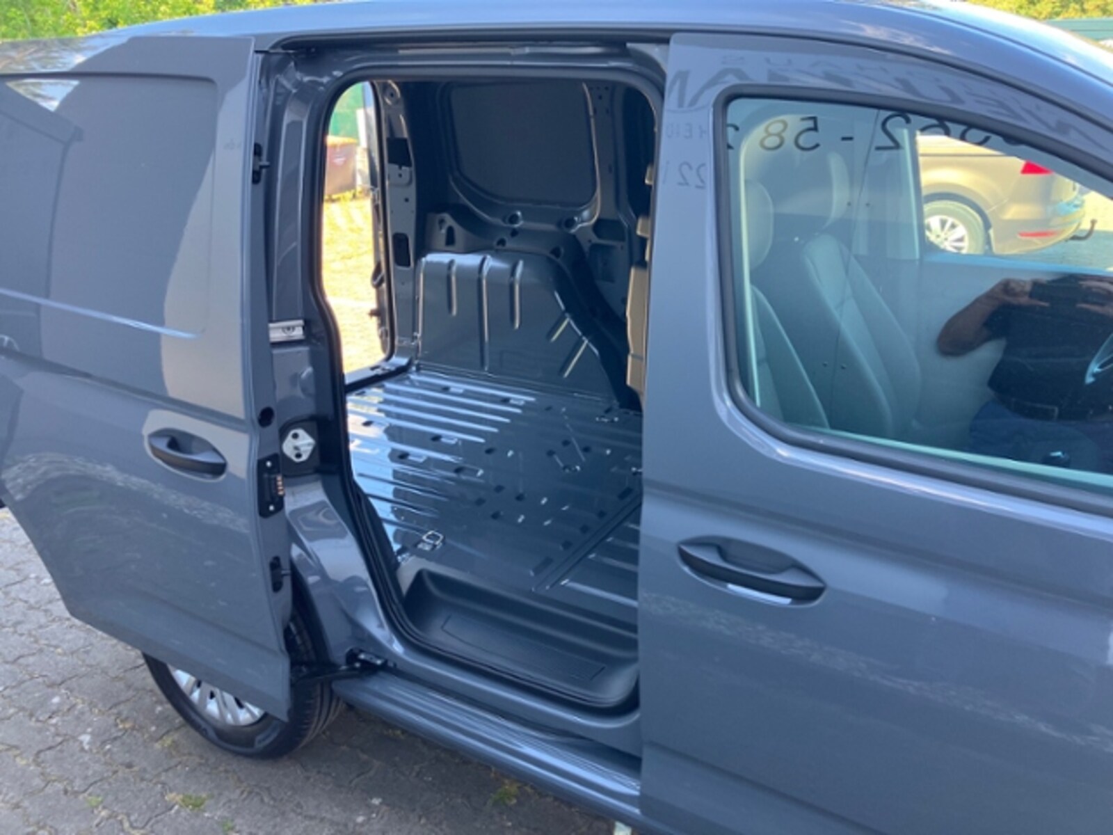 Volkswagen Caddy Cargo – Bild 10