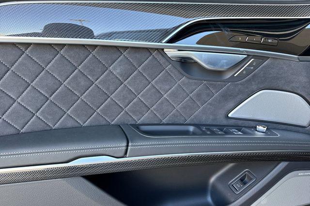 2025 Audi S8 Base - Photo 9