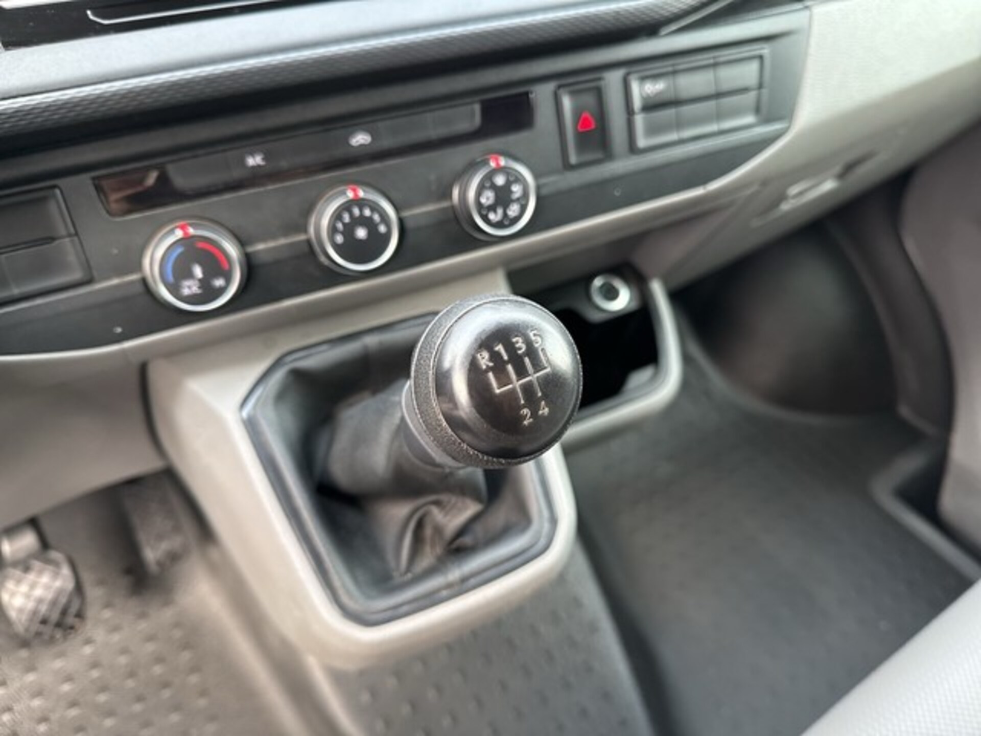 Volkswagen T6.1 Transporter Kasten kurzer Radstand