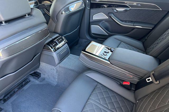 2025 Audi S8 Base - Photo 10