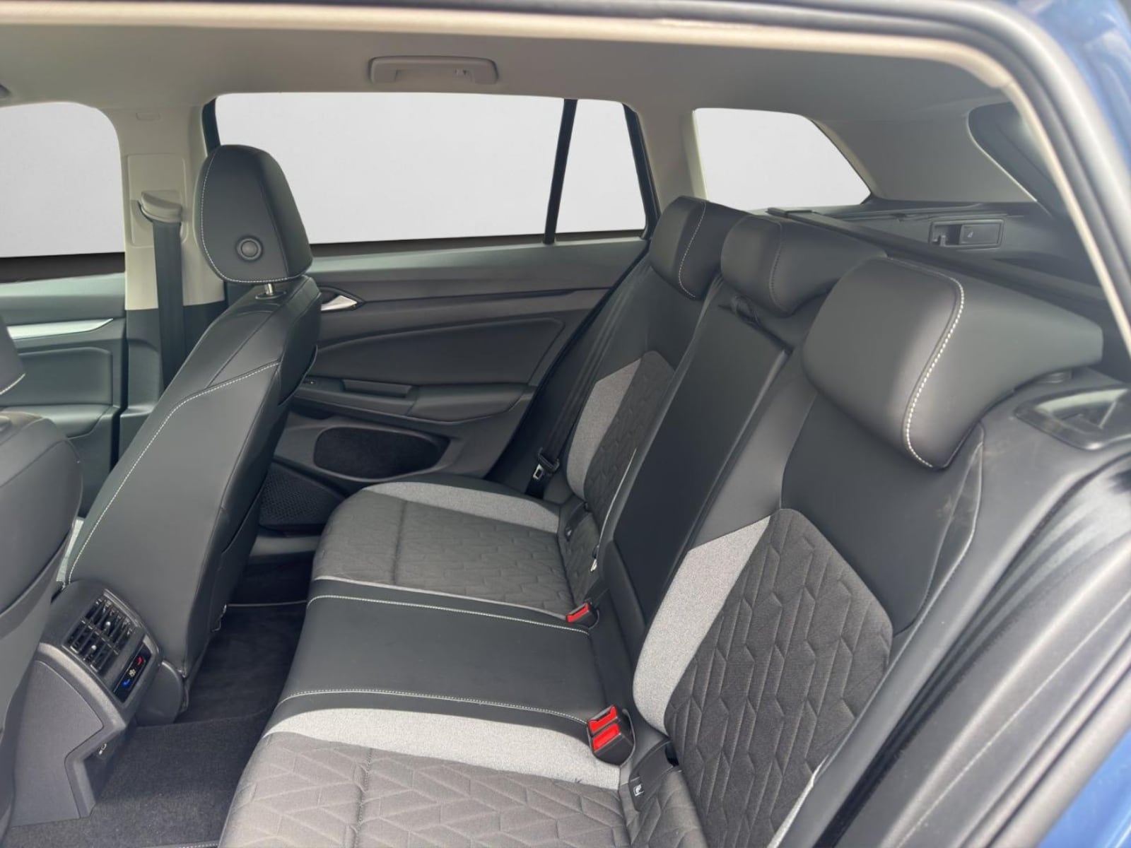 Volkswagen Golf Variant – Bild 14