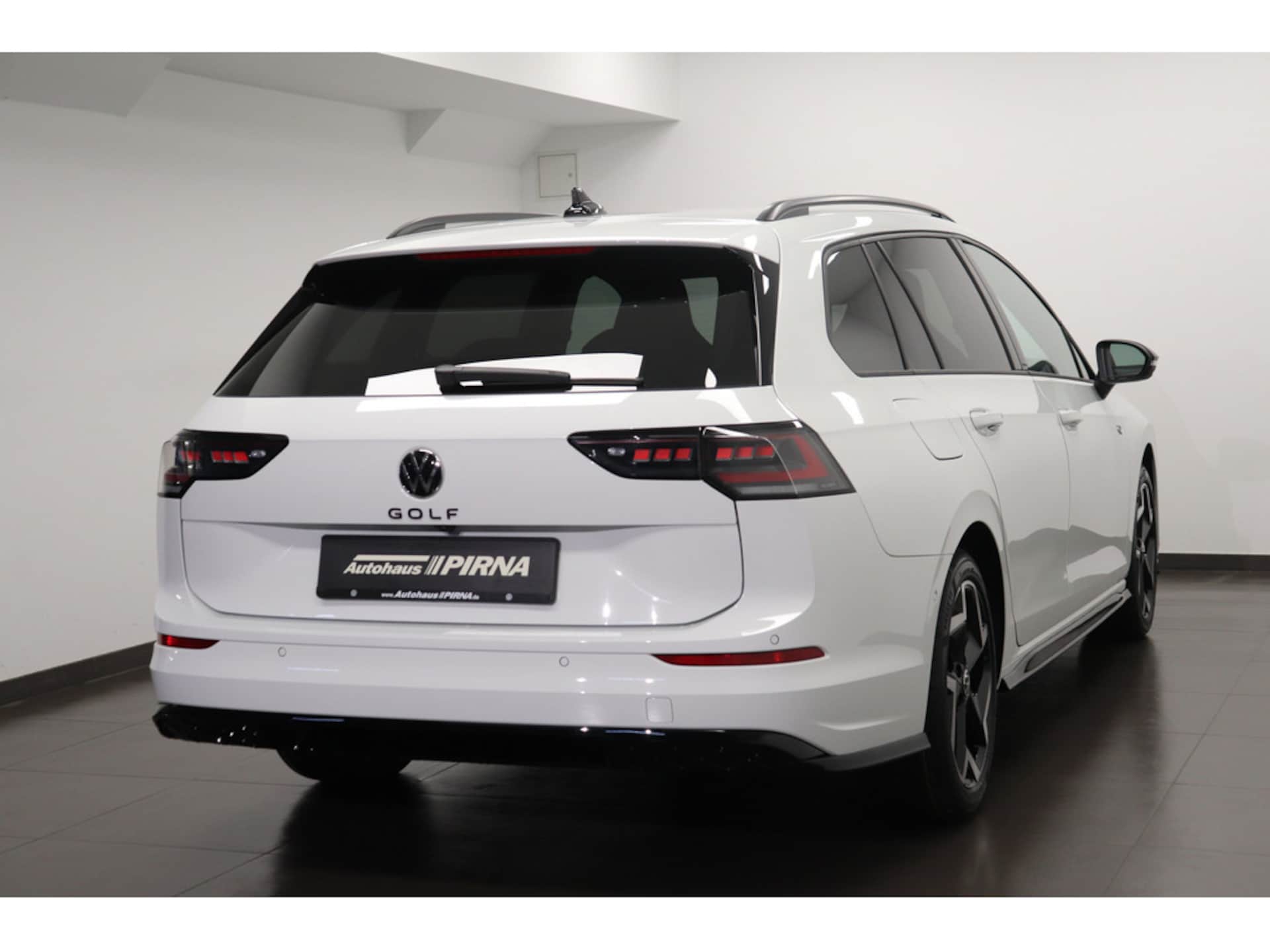 Volkswagen Golf Variant R-Line