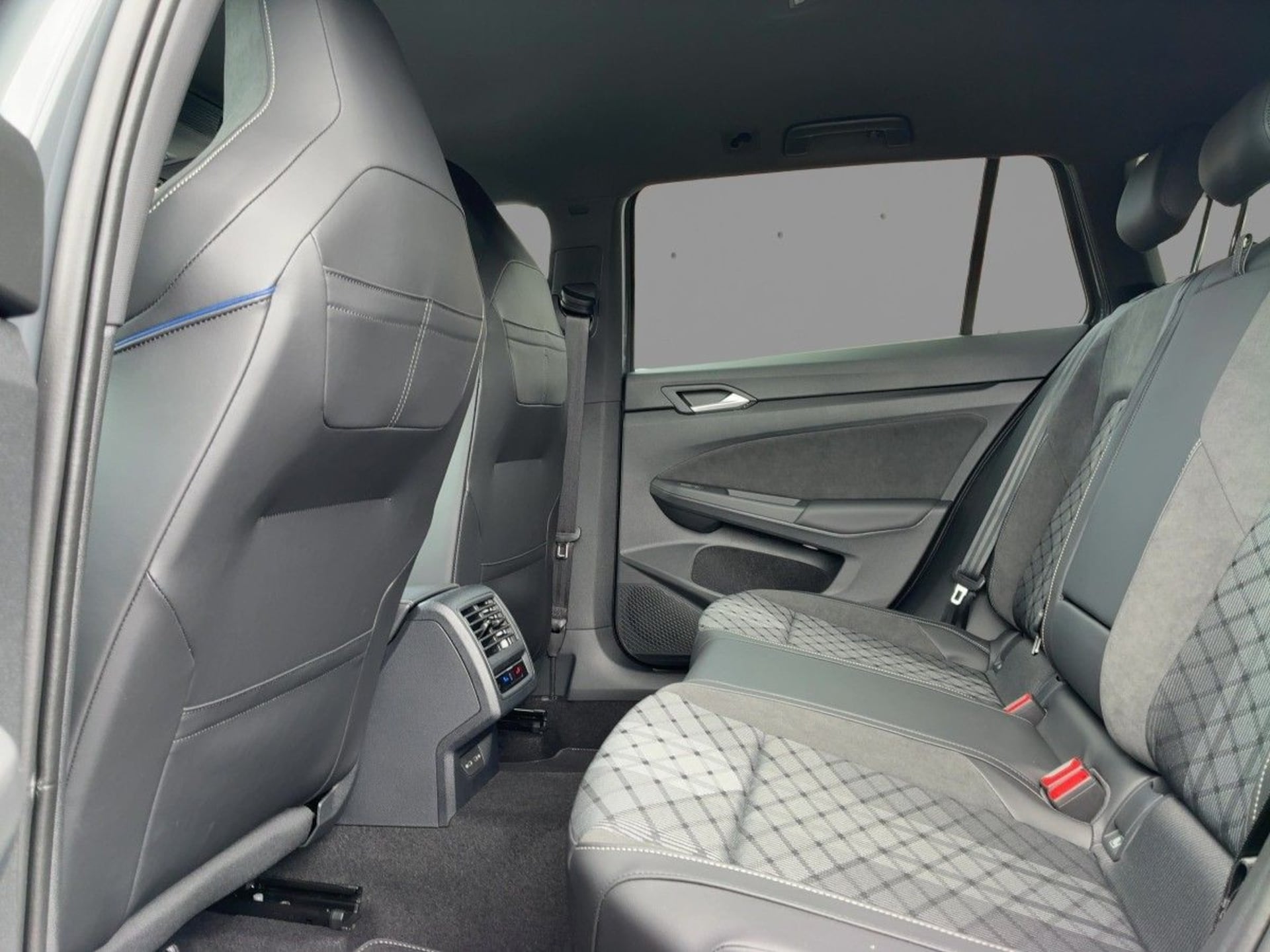 Volkswagen Golf Variant R-Line