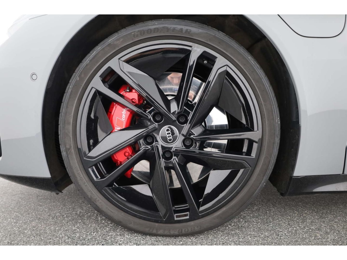 Bild über Audi RS e-tron GT e-tron quattro - für weitere Informationen kontaktieren Sie den Audi Partner