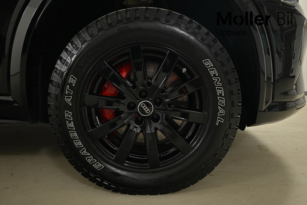 Image about Audi Q8 e-tron Q8 55 e-tron quattro edition Dakar 300,00 kW