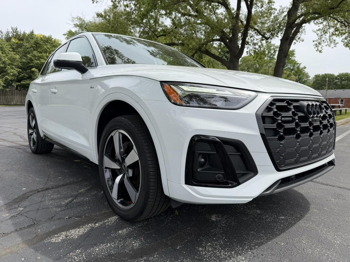2023 Audi Q5 45 Premium Plus's photo