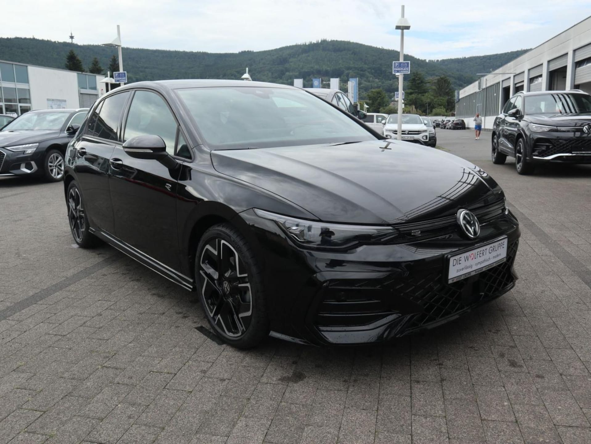 Volkswagen Golf R-Line
