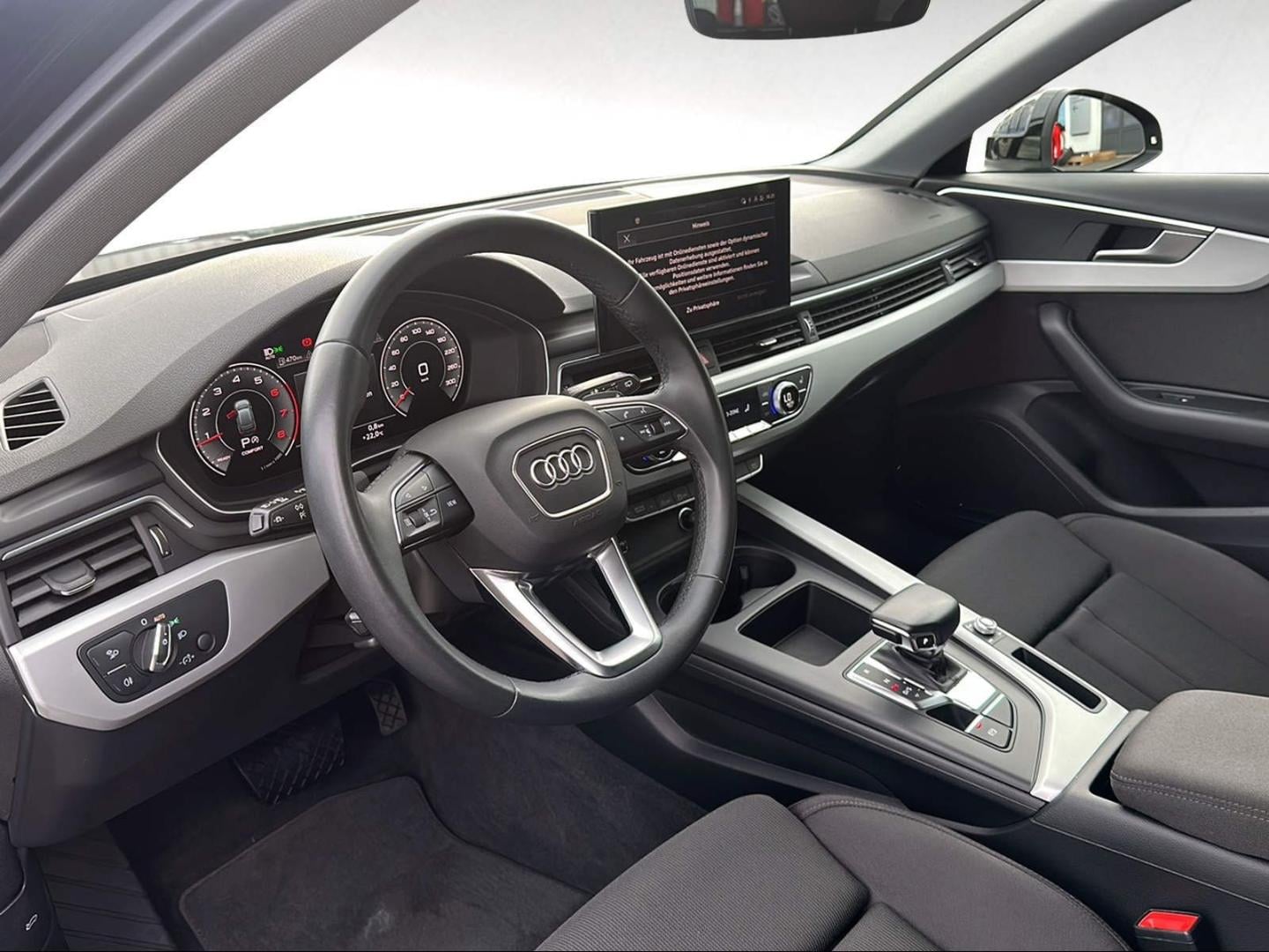 Bild über Audi A4 Avant S line 40 TFSI S tronic - für weitere Informationen kontaktieren Sie den Audi Partner