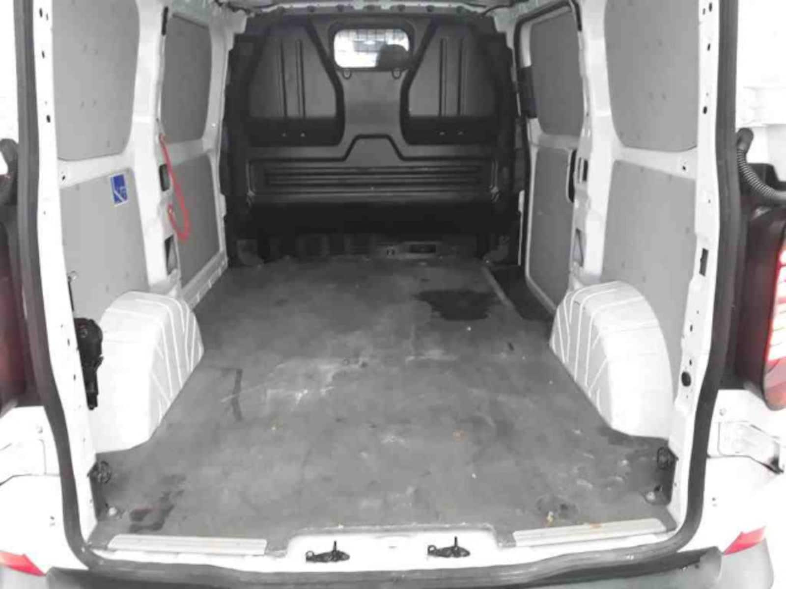 Volkswagen Transporter Kasten kurzer Radstand – Bild 7