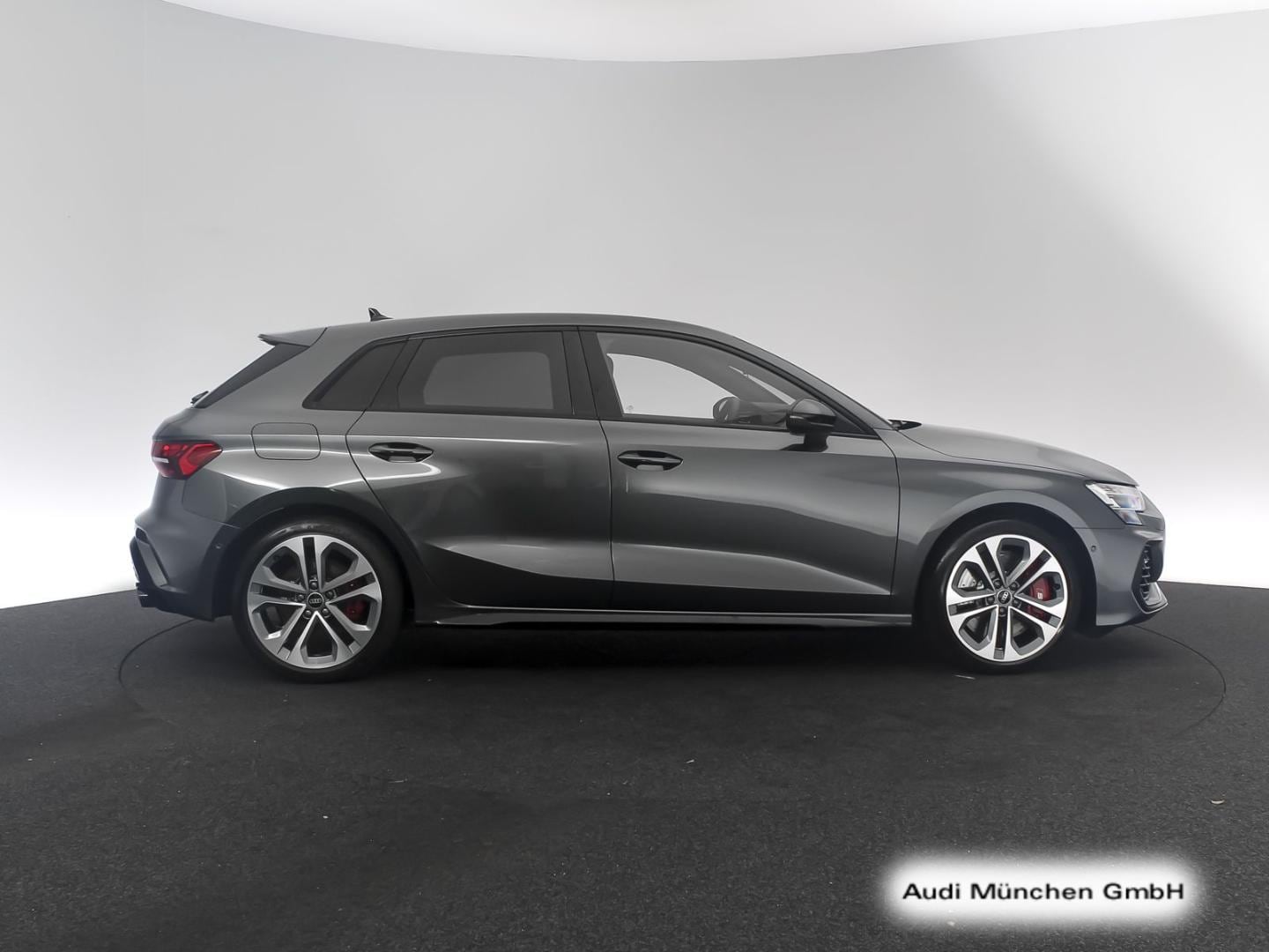 Bild über Audi S3 Sportback TFSI quattro S tronic - für weitere Informationen kontaktieren Sie den Audi Partner