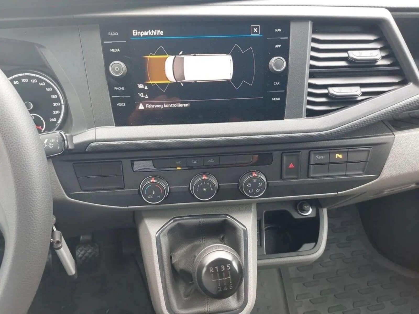 Volkswagen T6.1 Transporter Kasten kurzer Radstand – Bild 15