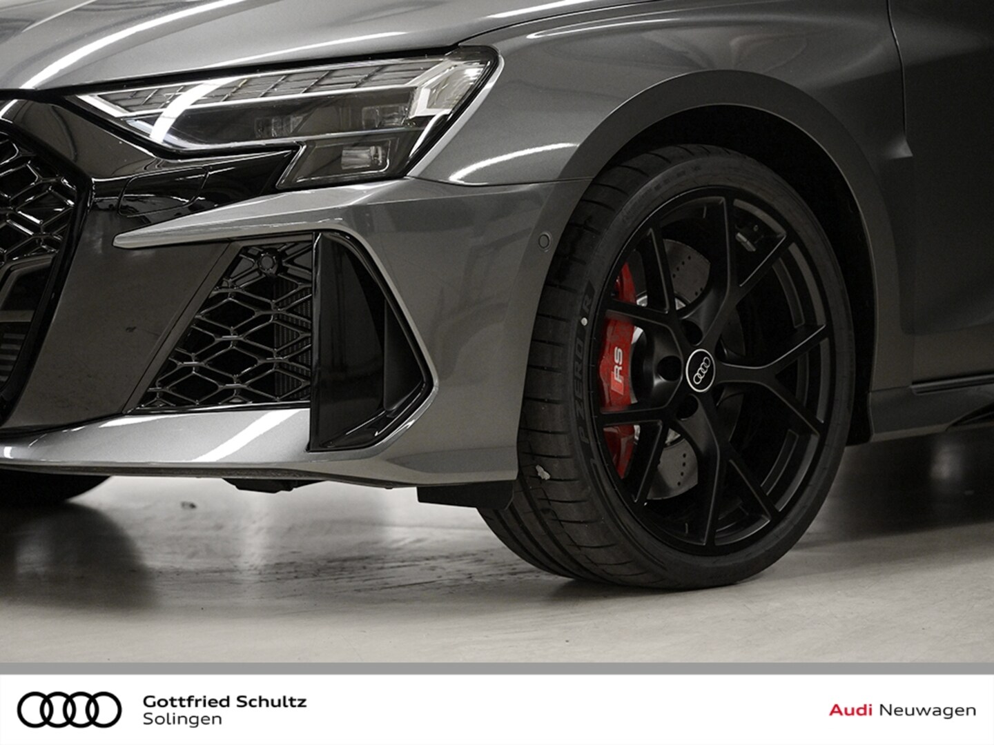 Bild über Audi RS 3 Sportback TFSI quattro 294 kW S tronic - für weitere Informationen kontaktieren Sie den Audi Partner