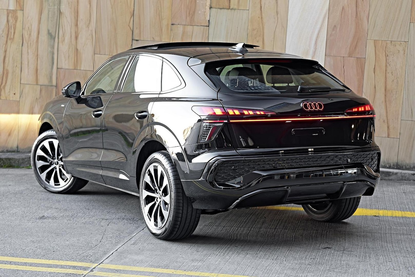 Image about Audi Q3 Sportback TFSI 110 kW