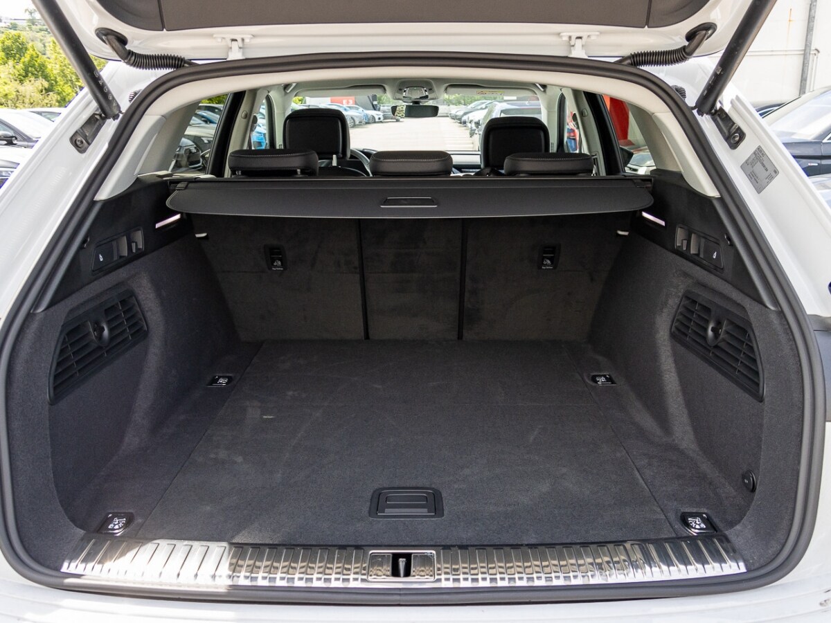 Image about Audi Q8 e-tron S line 50 e-tron quattro