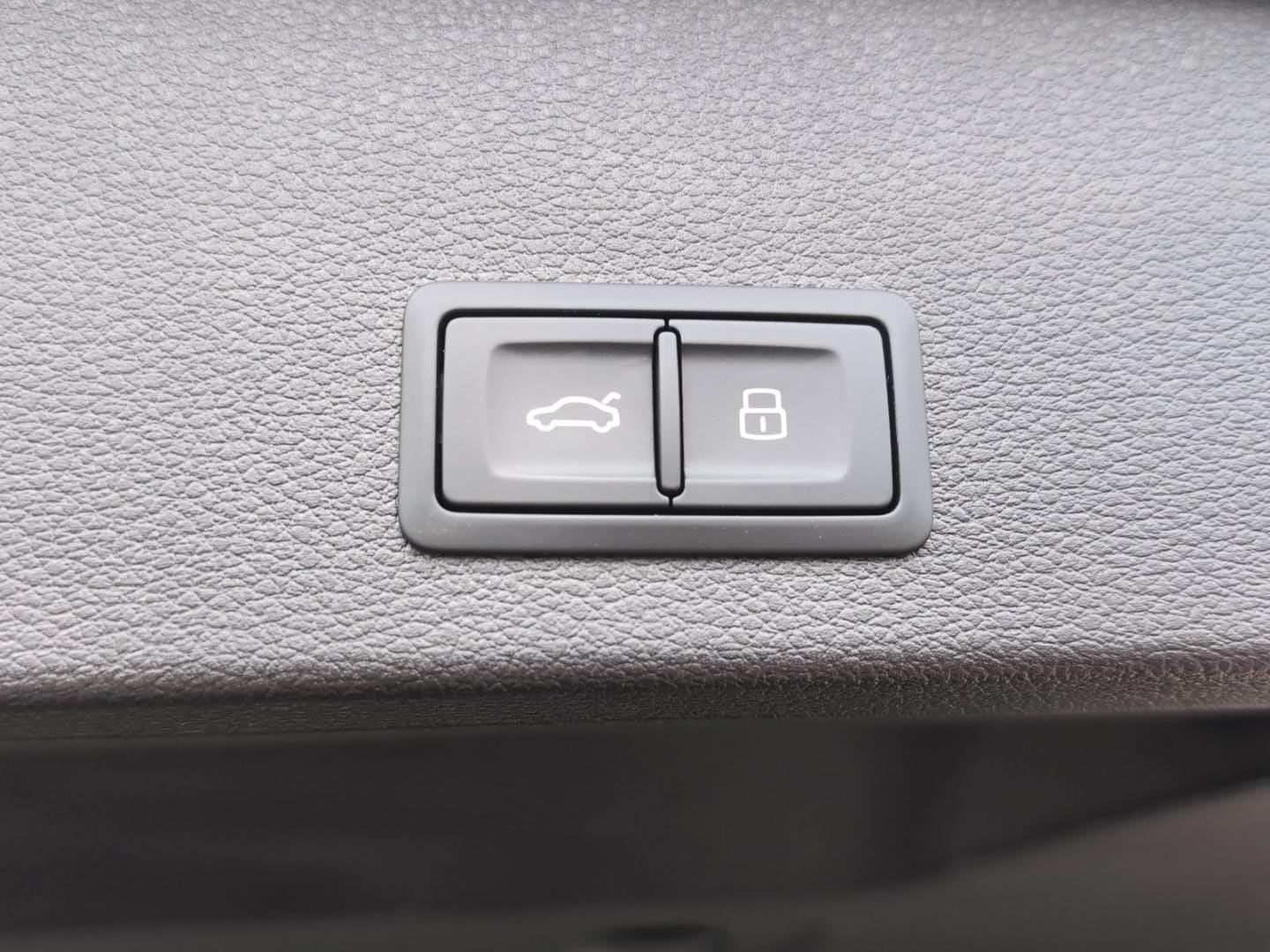 Bild über Audi Q2 advanced 40 TFSI quattro S tronic - für weitere Informationen kontaktieren Sie den Audi Partner