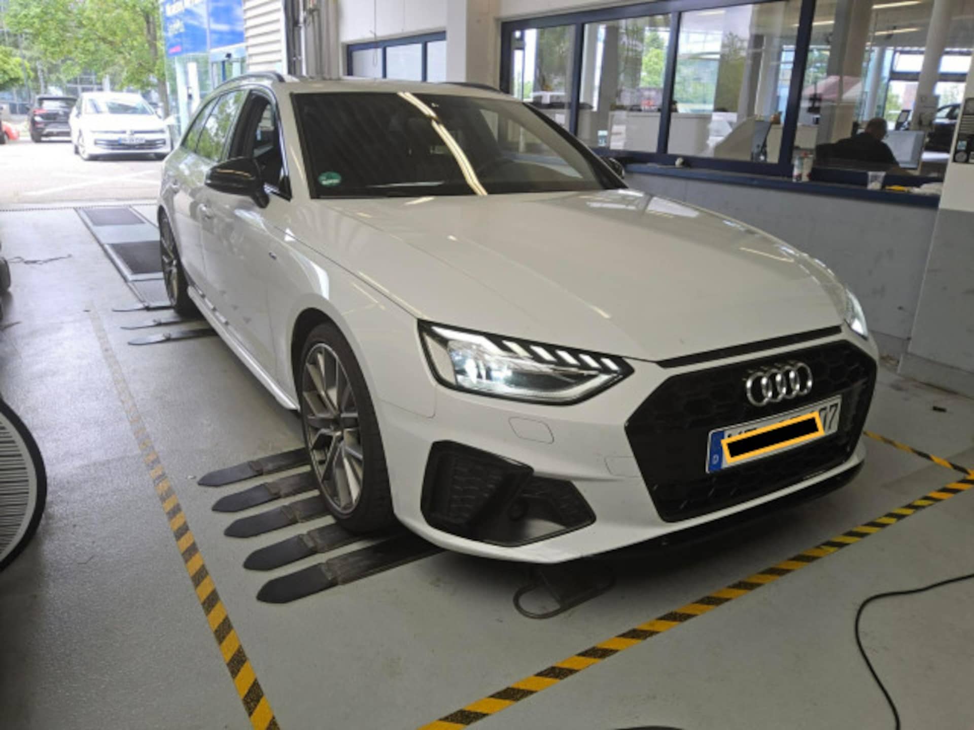 Audi A4 Avant S line