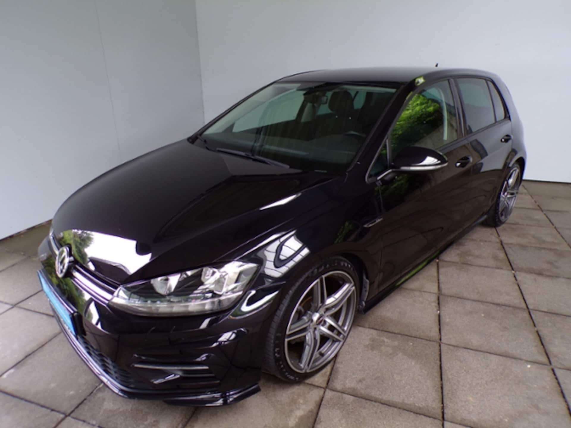 Volkswagen Golf R-Line