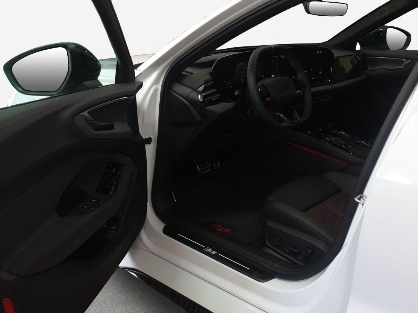Bild über Audi RS 5 Limousine TFSI quattro 470 kW tiptronic - für weitere Informationen kontaktieren Sie den Audi Partner