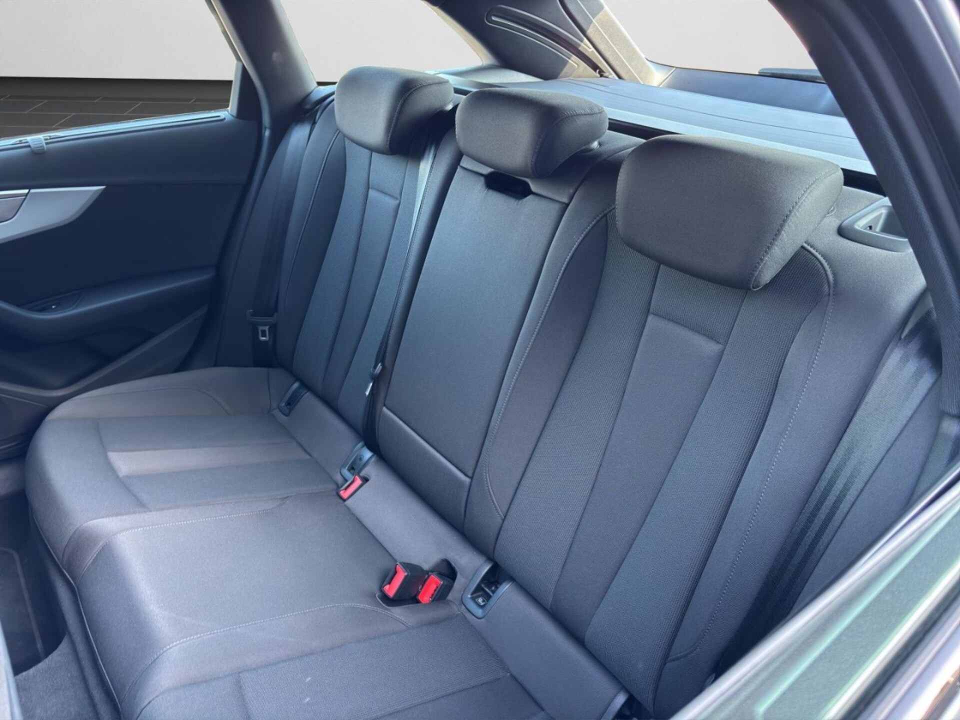 Audi A4 Avant S line