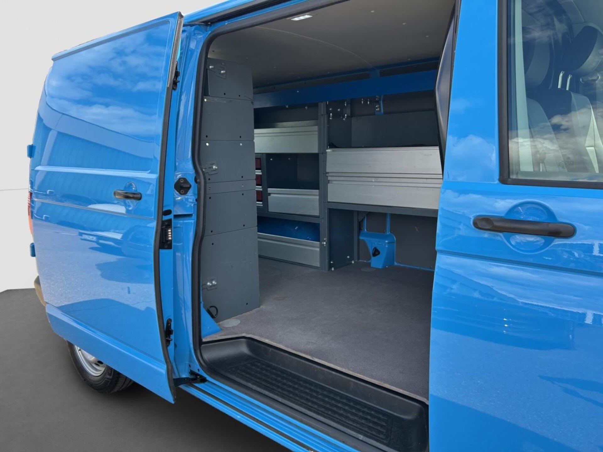 Volkswagen T6.1 Transporter Kasten langer Radstand