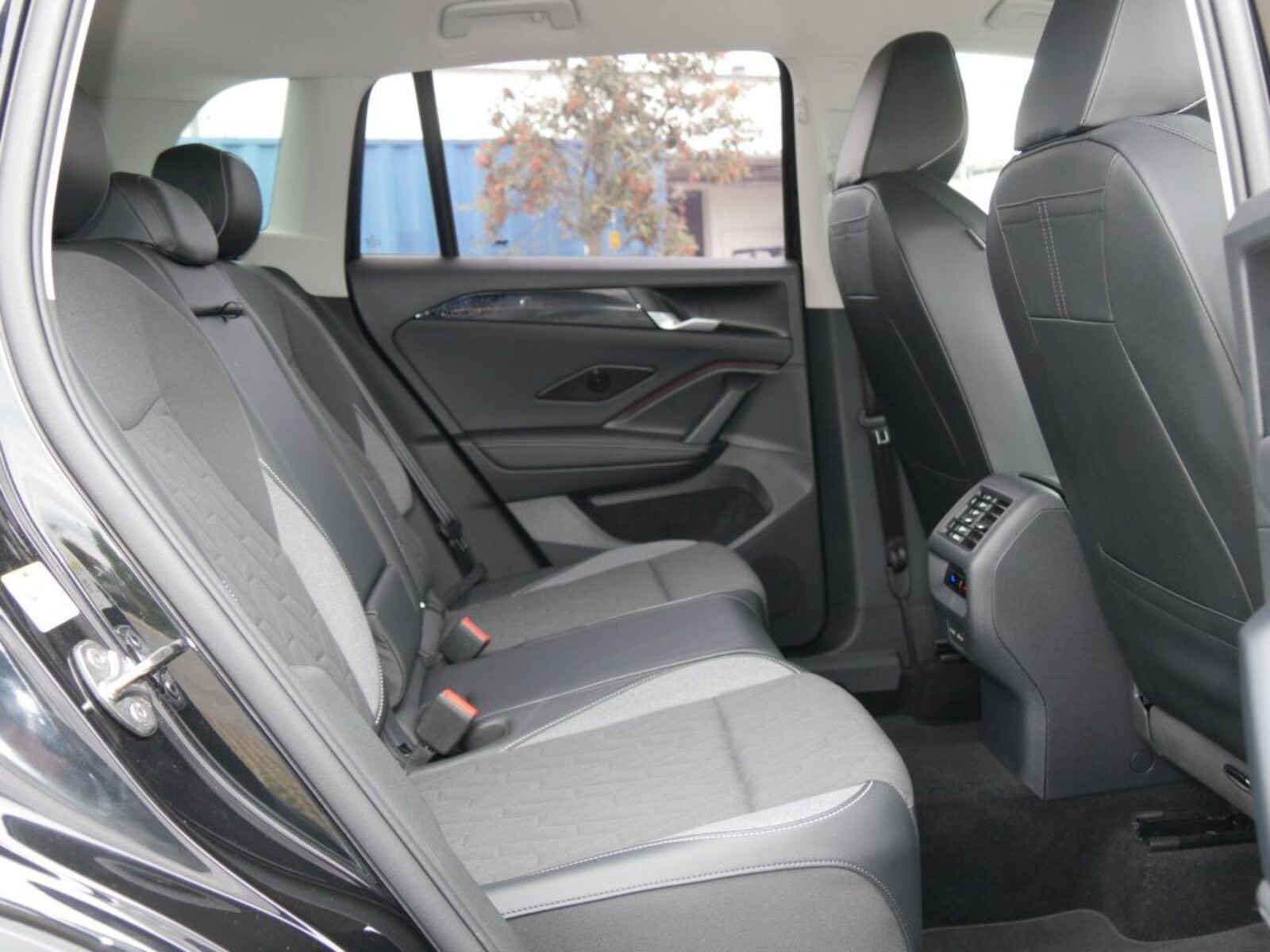 Volkswagen Tiguan – Bild 6