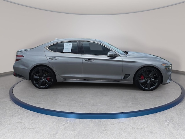 2023 Genesis G70