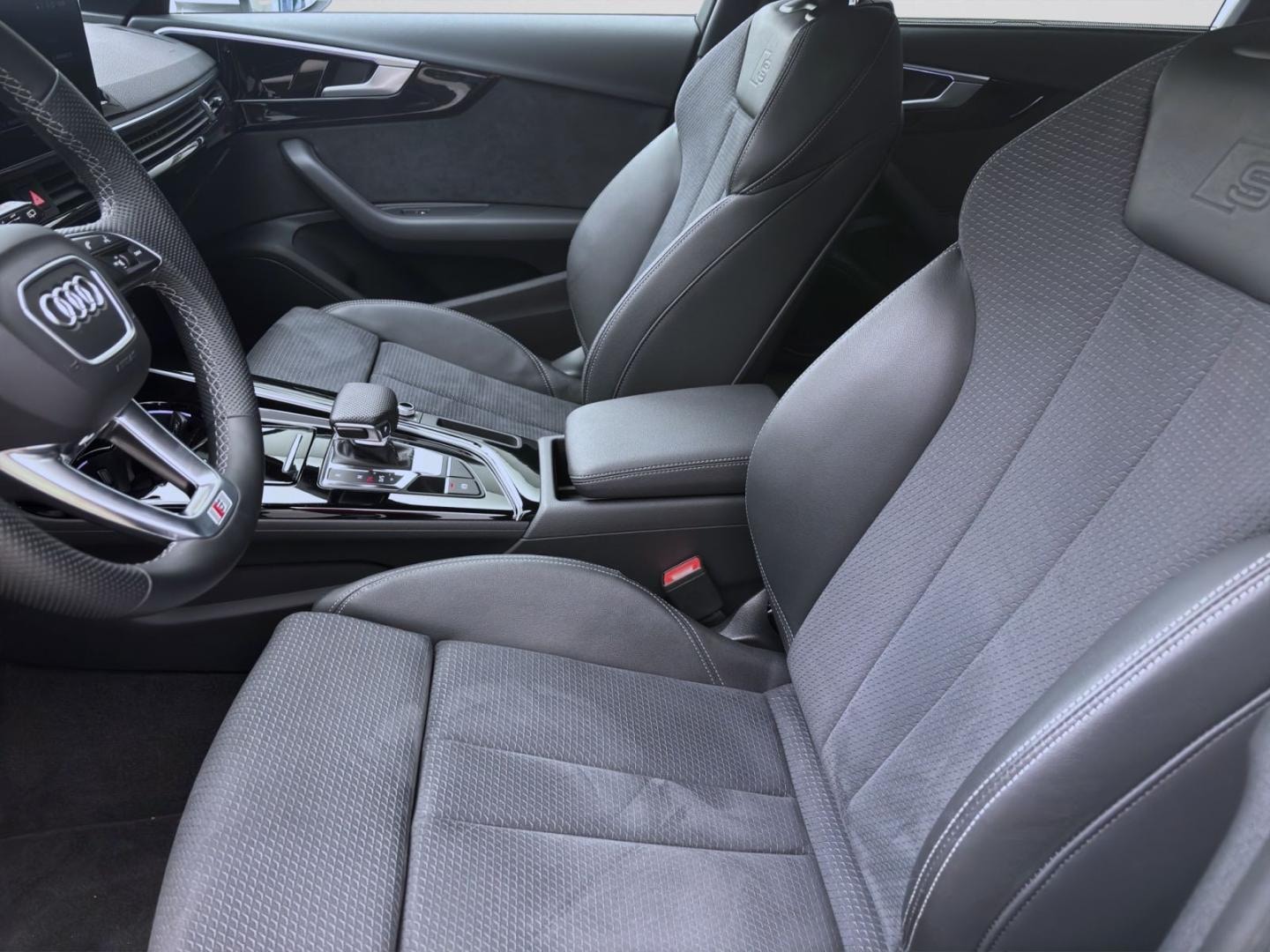 Bild über Audi A4 Avant advanced 40 TDI S tronic - für weitere Informationen kontaktieren Sie den Audi Partner